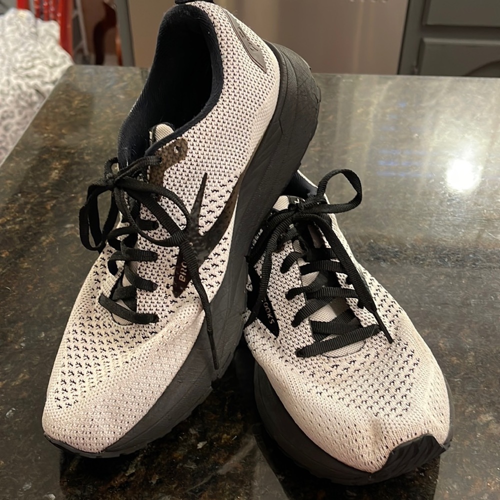 Brooks revel 4
